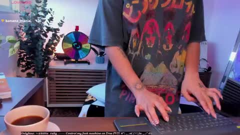 Snapshot of digitalkisses chatting on 31, 3, 2026 Estef Ger online show from 31, 3, 2026