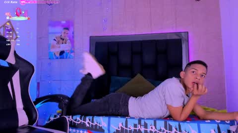 Snapshot of dilam_alfonzo chatting on 8, 9, 2025 Dilan online show from 8, 9, 2025