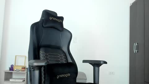 dimitricaruso online show from 28, 2, 2025