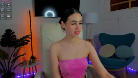 Snapshot of dina___fox chatting on 13, 4, 2026 Dina Fox online show from 13, 4, 2026