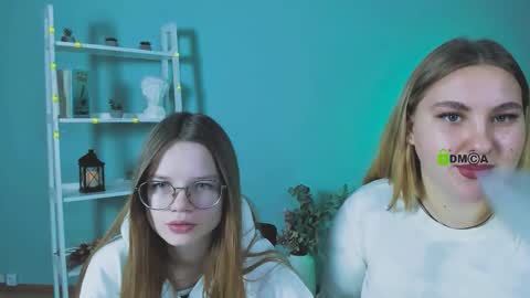 Snapshot of dina_bloom chatting on 18, 12, 2025 dina_bloom online show from 18, 12, 2025