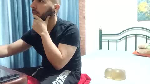 Snapshot of dinchtcams chatting on 23, 5, 2026 Dincht online show from 23, 5, 2026