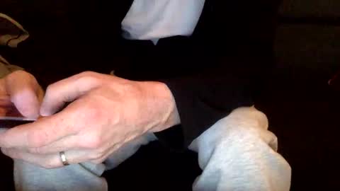 dinnerout1111 online show from 5, 1, 2025