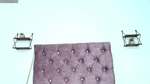 Cristal Independent model online show from 19, 4, 2026