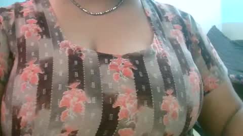 Snapshot of dipa2345 chatting on 15, 9, 2025 dipa2345 online show from 15, 9, 2025