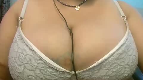 Snapshot of dipa2345 chatting on 18, 9, 2025 dipa2345 online show from 18, 9, 2025