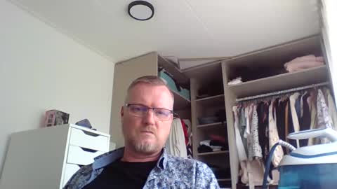 Snapshot of dirkkie1975 chatting on 15, 5, 2026 dirkkie1975 online show from 15, 5, 2026