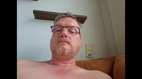 Snapshot of dirkkie1975 chatting on 31, 5, 2026 dirkkie1975 online show from 31, 5, 2026