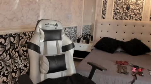 Snapshot of dirty_foxy chatting on 20, 1, 2025 Violet online show from 20, 1, 2025