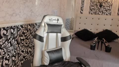 Snapshot of dirty_foxy chatting on 21, 1, 2025 Violet online show from 21, 1, 2025