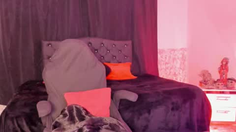 Violet online show from 8, 2, 2026