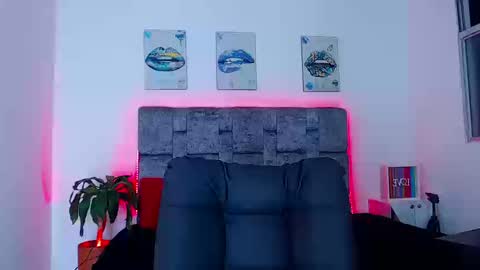 dirty model online show from 19, 9, 2025