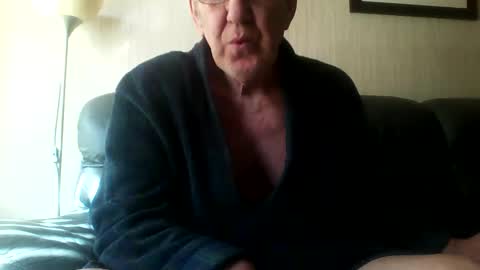 Snapshot of discovery63 chatting on 10, 4, 2026 discovery63 online show from 10, 4, 2026