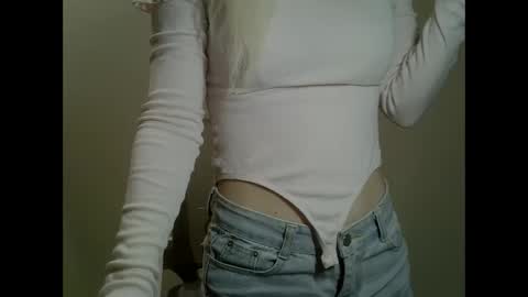 DitaMilton online show from 1, 2, 2025