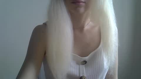 DitaMilton online show from 2, 11, 2025