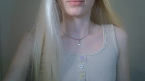 Snapshot of ditamilton chatting on 19, 6, 2026 DitaMilton online show from 19, 6, 2026