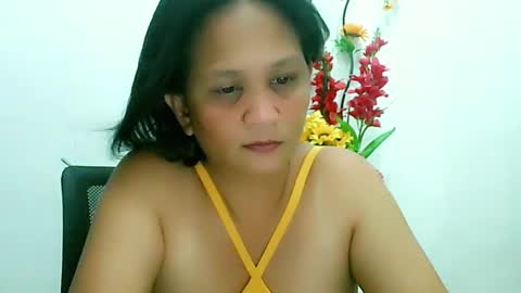 Snapshot of divinegrace10 chatting on 6, 3, 2025 Divine Grace Close To Your Hear online show from 6, 3, 2025