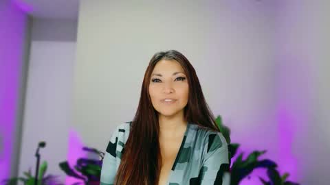 DivineLynn online show from 5, 12, 2025