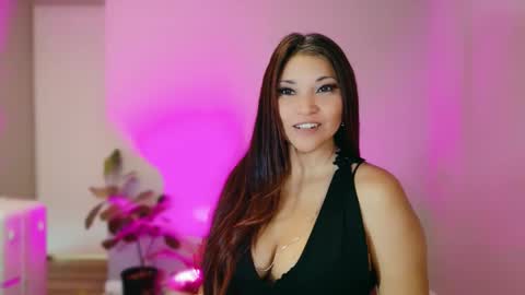 DivineLynn online show from 7, 3, 2026