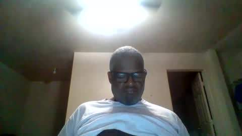 Snapshot of djbignuttsbrownass24 chatting on 3, 10, 2025 djbignuttsbrownass24 online show from 3, 10, 2025