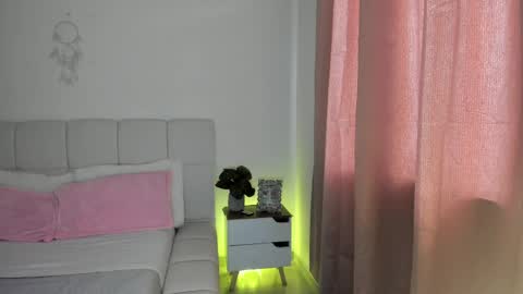 Snapshot of doll_oriana chatting on 3, 5, 2026 doll_oriana online show from 3, 5, 2026