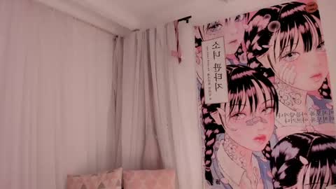 Snapshot of doll_venus chatting on 21, 4, 2026 Roxana independent model can you help me reach 100 hands up uwu online show from 21, 4, 2026