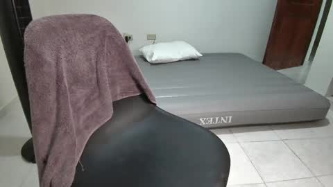 Snapshot of dollarhot30 chatting on 24, 10, 2025 DollarHot30 online show from 24, 10, 2025