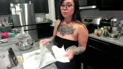 DOLLLFACE online show from 27, 11, 2025