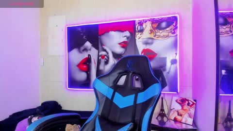 dolly_boob online show from 8, 1, 2026