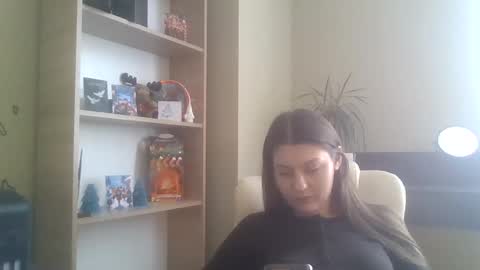 DollyRoma online show from 15, 12, 2025