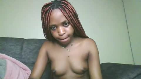Snapshot of dollythegirl chatting on 5, 4, 2026 kadolly online show from 5, 4, 2026
