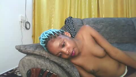 Snapshot of dollythegirl chatting on 10, 5, 2026 kadolly online show from 10, 5, 2026