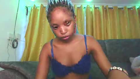 Snapshot of dollythegirl chatting on 17, 5, 2026 kadolly online show from 17, 5, 2026