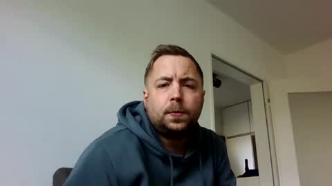 Snapshot of dombio_12 chatting on 5, 4, 2026 dombio_12 online show from 5, 4, 2026