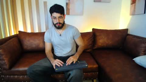 Snapshot of domboy_ chatting on 28, 5, 2026 domboy online show from 28, 5, 2026