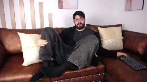 Snapshot of domboy_ chatting on 5, 6, 2026 domboy online show from 5, 6, 2026