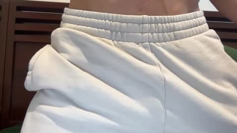 Snapshot of domd3 chatting on 19, 12, 2025 Dom online show from 19, 12, 2025