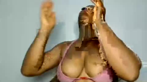 Snapshot of domina_veloura27 chatting on 20, 6, 2026 laura online show from 20, 6, 2026