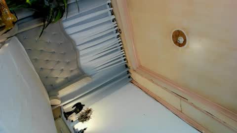 CALL ME BABY BELLA online show from 24, 9, 2025