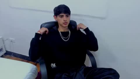 Snapshot of dominic_foox chatting on 6, 2, 2026 Dominic foox online show from 6, 2, 2026