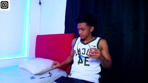 Snapshot of dominic_smith_ chatting on 31, 10, 2025 dominic_smith_ online show from 31, 10, 2025