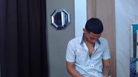 Snapshot of dominic_smith_ chatting on 6, 4, 2026 dominic_smith_ online show from 6, 4, 2026