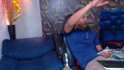 Snapshot of dominic_smith_ chatting on 8, 4, 2026 dominic_smith_ online show from 8, 4, 2026