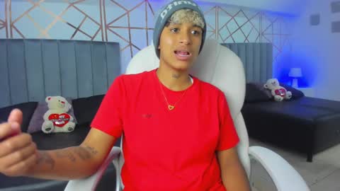 Snapshot of dominick_joness chatting on 4, 1, 2025 Dominick  online show from 4, 1, 2025