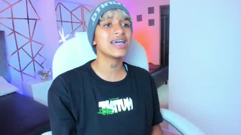 Snapshot of dominick_joness chatting on 8, 1, 2025 Dominick  online show from 8, 1, 2025