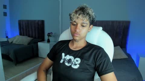 Snapshot of dominick_joness chatting on 26, 1, 2025 Dominick  online show from 26, 1, 2025