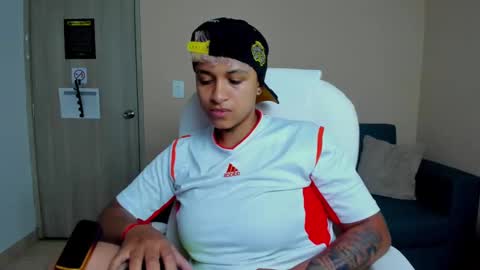 Snapshot of dominick_joness chatting on 10, 9, 2025 Dominick  online show from 10, 9, 2025