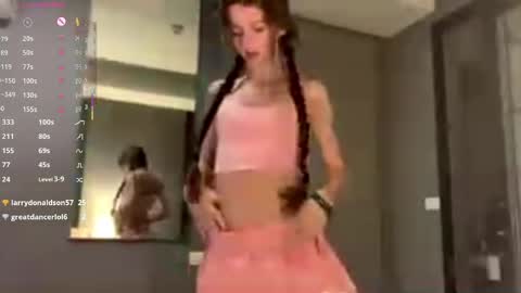 Kira online show from 10, 4, 2026