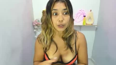 dona_tella online show from 19, 4, 2026