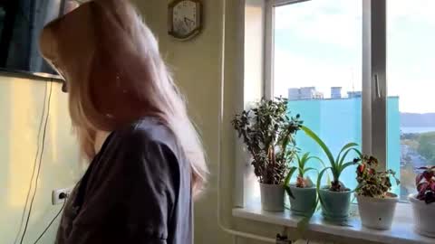 Karolina online show from 10, 10, 2025